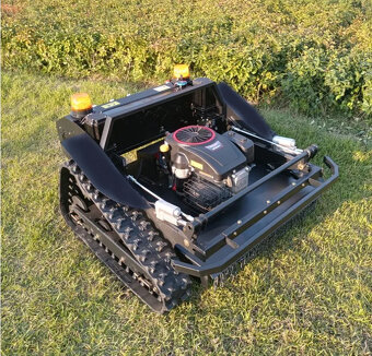 RC DÁLKOVĚ ŘÍZENÁ PÁSOVÁ MULČOVACÍ SEKAČKA KVTC800 - 4