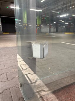 Skleněný prostor / skleněný box (kancelář/stánek) - 4