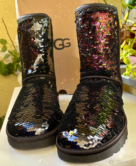 Fantastické zimní válenky zn. UGG, vel. 40 - 4