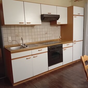 Kuchyňská linka se spotřebiči - 4