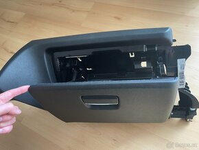Kastlík u spolujezdce BMW 1 (e87) - 4