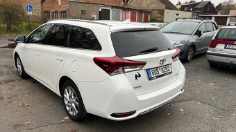 Toyota Auris - 4