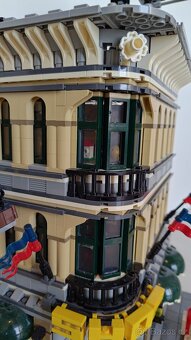 LEPIN 15005 Grand Emporium, kompatibilní s LEGO (klon 10211) - 4