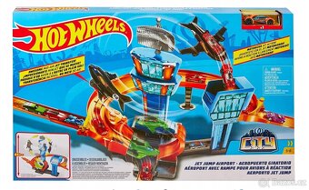 Autodráha city Mattel GFH90 Jet Jump Airport - 4