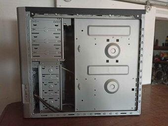 PC skříň - 4