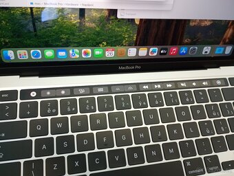 MacBook PRO 13 palců Apple M1 chip 8 GB RAM 256 ssd 120cykl - 4