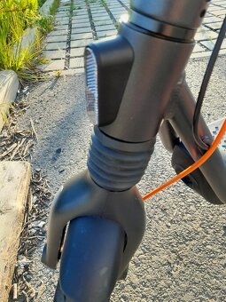 Elektrická koloběžka SEGWAY NINEBOT F2 PRO E - 4