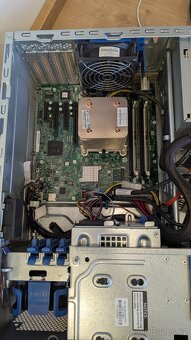 HP ML310e Gen8 v2 - 4