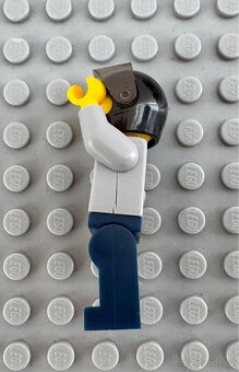 LEGO City 951909 - Pizza delivery biker - 4