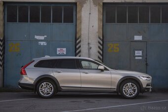Volvo V90 CC D5 2.0L Cross Country AWD A/T - 4