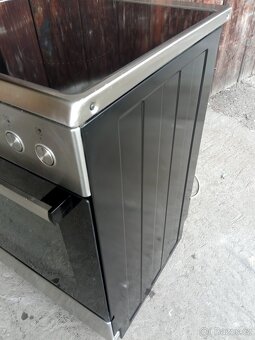 Elektrický sklokeramický sporák Gorenje( nerez+černá ) 60 cm - 4