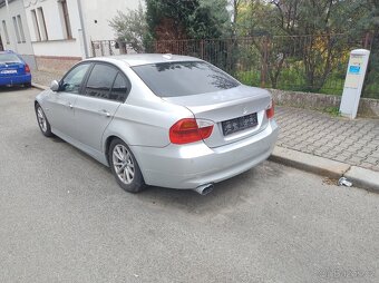BMW 320i (E90)-2007-nepojízdné,na opravu nebo díly - 4