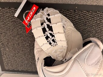 JUNIOR SET LAPAČKA A VYRÁŽEČKA CCM EFLEX 6.5 JR - 4