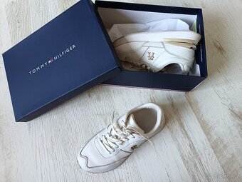 Dámské tenisky Tommy Hilfiger - 4