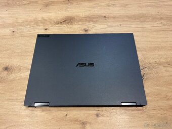 Asus Expertbook B7 Flip - 4