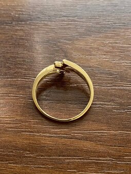 Zlatý dámský prsten - 4