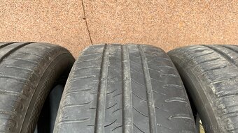 Pneu Michelin 205/55 R 16 - 4
