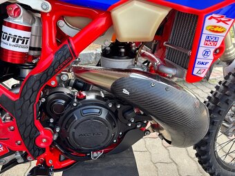 Beta 300 rr Holcombe replica - 4