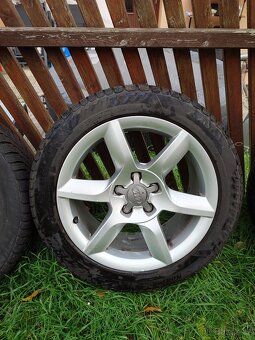Originál AUDI ALU kola R17 + zánovní zimní pneu 245/45 - 4
