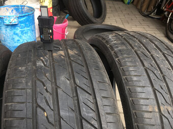 pneu 235/35/19 - 4