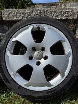 Kola Audi R17 225/45 - 4