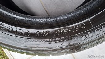 215/55 R17 94V - 4