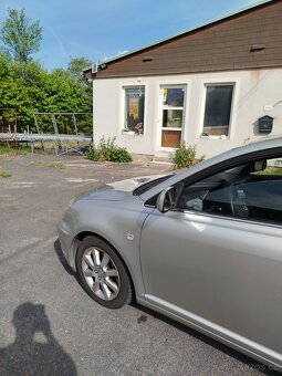 Toyota Avensis - 4