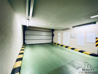 Pronájem garážového stání 15 m² - 4