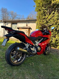 Prodám Honda VFR 800F 2016 - 4