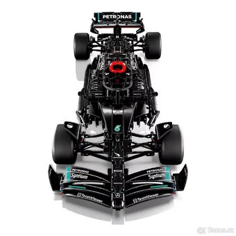 Nová stavebnice vozu F1 Mercedes W 14 E - 4