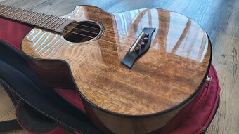 zánovní ukulele Flight Maia Baritone EQ-A Rosewood - 4