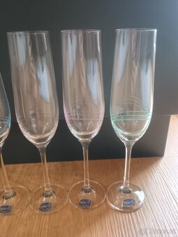 Sklo CRYSTALEX Úplně nové - 4