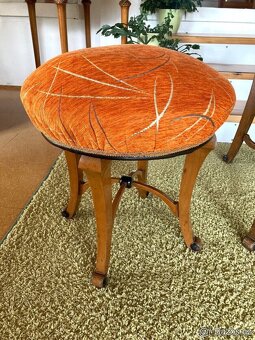 Starožtiný stůl a 2 taburetky - 4