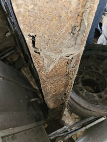 Tatra 603 dveře, rámy, nádrž - 4