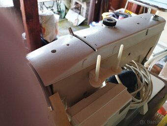 Lucznik 438 kufříkový šicí stroj - 4