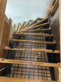 Betonové schodiště u Vás na stavbě - 4