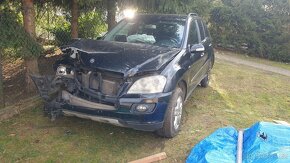 Prodám veškeré náhradní díly z vozu Mercedes-benz ML 280 cdi - 4