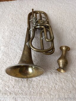 Trumpeta (trubka), vázička, šperkovnička - 4