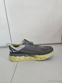 Hoka Arahi 3 - 4