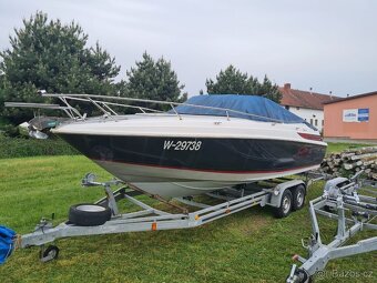 Kajutový člun Maxum 2300 SC pro 10 osob - 4