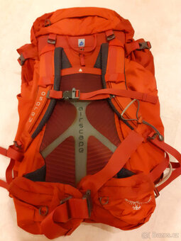 Batoh Osprey Kestrel 48 bordový - 4