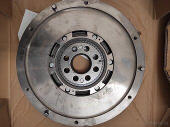 Dvouhmotový setrvačník pro BMW 3 a 5 (LuK) - 4