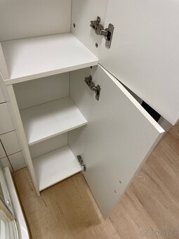 Vysoká koupelnová skříňka - 4