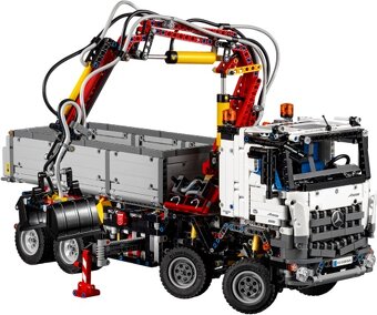 Lego Technic 42043 Mercedes-Benz Arocs - 4