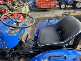 Traktory Hinomoto E 14 D - 4