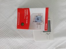 Časovač / programátor Honeywell ST9400C - 4