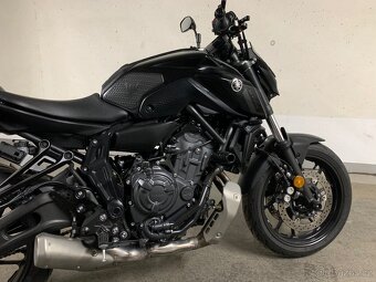 Yamaha MT07 - 4