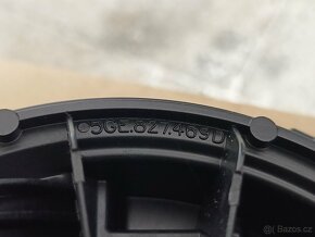 Zadní logo VW otevirani kufru golf 7 - 4