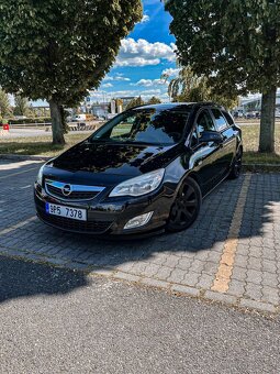 Opel Astra J Sports Tourer ve verzi 1.4 Turbo. - 4