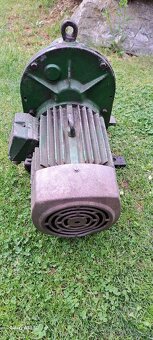 Elektromotor s převodovkou - 4